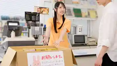 DOCD-068 打工店裡的人妻大姐總是搞砸快被炒魷魚！這次居然錯訂了一堆套套？走投無路只能拼命賣出去 ~ 足立美緒 小野坂唯香 水川潤的劇照11