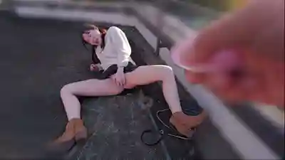 GEBB-023 欲求不滿的人妻大集合！小穴插着跳蛋滿街頭散步賺零花錢的刺激任務挑戰2 ~ 九井珠奈緒 花狩舞 鬆丸香澄 御影れみ 的劇照4