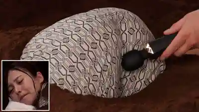 SGKI-059 限定美豔空姐人妻 砂風呂埋身動彈不得NTR淫蕩拘束按摩 老公就在旁邊卻幹玩到高潮不停的沉默尖叫 ~ 有棲舞衣 森澤佳奈 鬆井日奈子 的劇照15