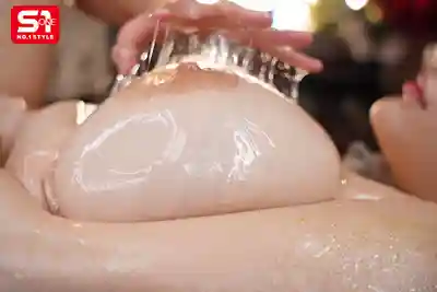 SONE-837 勃起回復 & 連續射精 & 快感倍增！超新感覺的專屬J罩杯超色美人的滑滑乳液貼身風俗SPA ~ 五條戀 的劇照5