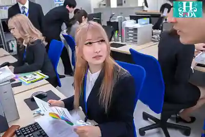 HSODA-078 學生入社實習初體驗 ～ 淫亂實習生大亂交 ~ 五十嵐清華 皆瀨明裏 末広純 櫻木繪裏香   的劇照12