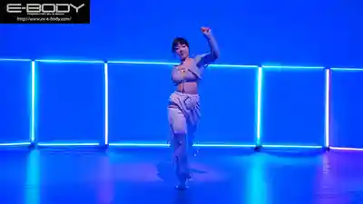 EBWH-256 新人出道！柔軟X筋肉的超搭融合！全國級舞者小姐姐 青春肉感H杯身材晃奶跳舞 首秀 AV DEBUT ~ 山本琴音 的劇照10