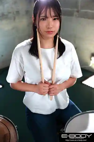 七瀨桃第5張寫真