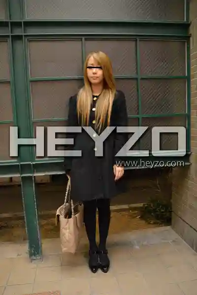 HEYZO-0019 祕密兼職拍AV的背德小嬌妻 ~ 上原安住 的劇照1