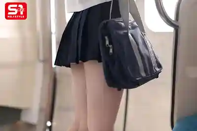 SONE-864 純情女學生喜歡中年教師，卻對癡漢無法自拔 ~ 新木希空 的劇照14