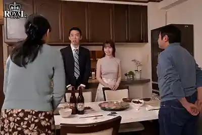 ROYD-258 我可以幫你舔雞巴，請你假裝我男友吧！爲了安撫催婚的爸媽，超正點女同事拉我當一天男友 ~ 小慄操 的劇照5