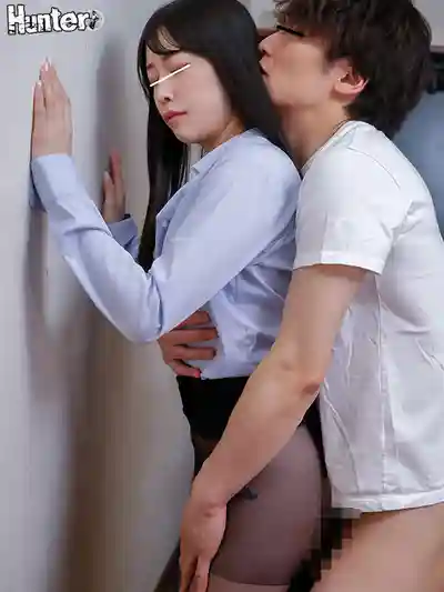 HUNTC-330 醉酒姐姐被我偷偷用黑絲素股爽到噴射 ~ 岡本莉裏 五十嵐清華 二宮桃 七瀨華蓮 的劇照8