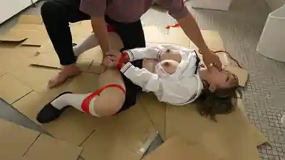 REAL-932 被綁架的女學生隨便玩弄，喉嚨和肉洞被徹底侵犯的凌辱風俗2 ~ 皆瀨明里 逢月日葵 有村希的劇照8