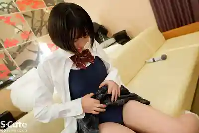 SQTE-625 放學後直奔旅館激戰，制服小迷妹超M想被狠狠調教 ~ 虹村由美的劇照4