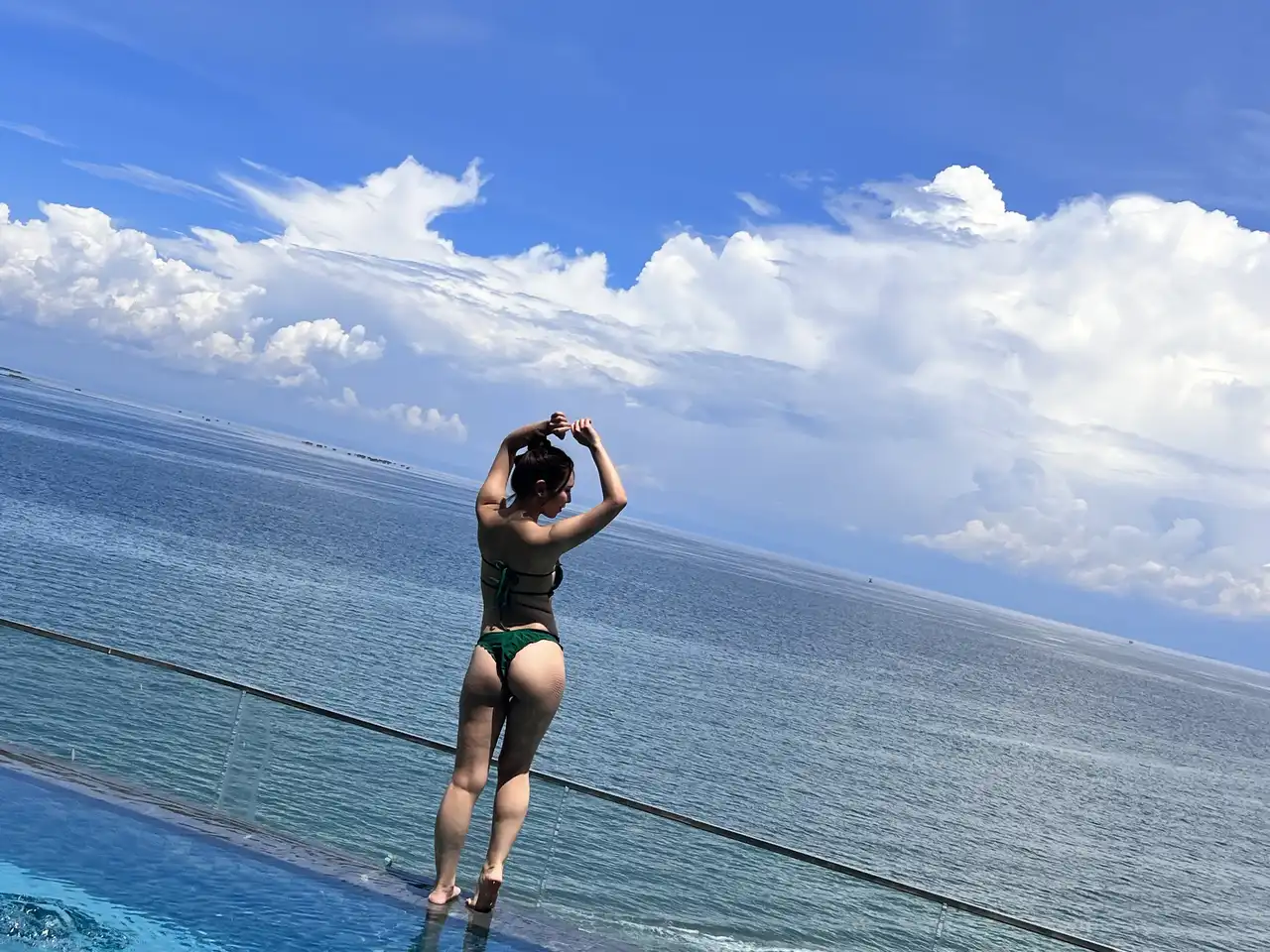 中尾芽衣子第1張寫真