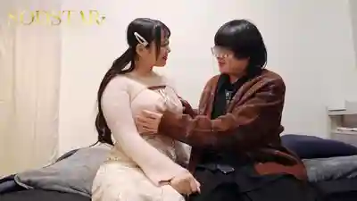 START-329 爆乳O杯美人女優感謝祭 童貞粉絲溫柔開苞行，飛上雲霄的甜蜜初體驗 ~ 戀渕桃菜 的劇照3