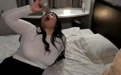 GHAT-160 醉酒巨乳辣妹街頭撿屍！錯過末班車意識模糊…狂幹肉感翹臀妹子 ~ 大原理央的劇照15