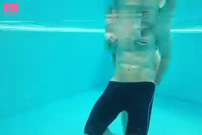 MIDA-312 年下控天宮老師的玩弄乳首淫語授業課，女友在旁也忍不住了NTR中出教學 ~ 天宮花南  的劇照6