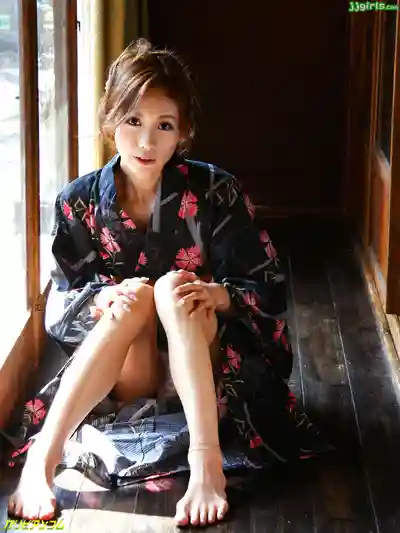 舞浜朱里第12張寫真