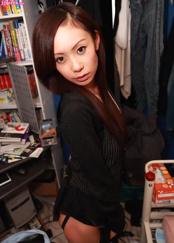 舞浜朱里第20張寫真