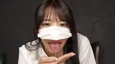 URKK-117 被強制調教的Cosplay美少女神級助攻自慰 ~ 尾崎惠梨香的劇照4