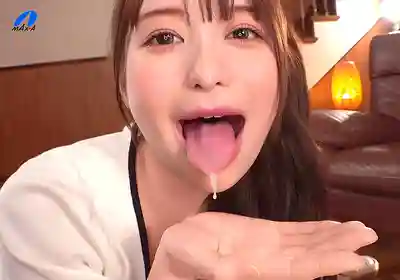 XVSR-833 無限聖水！美少女放尿停不下來 ~ 天馬唯的劇照14