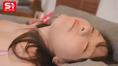 SONE-886 酒後徹底放飛 瘋笑潮吹失禁，睡着人被人幹 AV女優六本木私密激情大公開 ~ 村上悠華 的劇照7