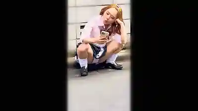 FNEW-014 囂張抖S蘿莉辣妹把M男罵到體無完膚 用極致調教榨乾精液 ~ 菊池春的劇照17