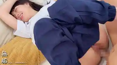 MUCD-335 社團活動後滿身香汗的美少女穿着練習服就直接開操了！青春激情SEX！運動部妹子6人混亂中出 BEST 4小時合集 的劇照11