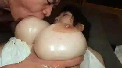 KTKC-199 瞞著老婆與K杯爆乳姪女的溫泉中出之旅的劇照5