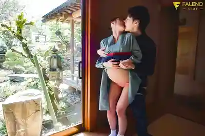 FNS-101 新婚蜜月想造人卻被旅館仲居偷吃老公 用騷話勾引直接開幹 ~ 御園桃的劇照7