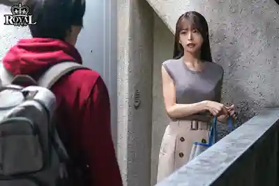 ROYD-266 天天來我家過夜的朋友女友無意間的撩撥，憋得我不上不下真要命 ~ 逢阪希穂 的劇照2