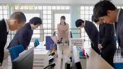 START-410 外表冷豔超能幹的夏目部長其實是個廢柴 上班甩鍋給我 下班帶我喝酒還讓我爽到家 超貼心傲嬌女上司 ~ 夏目響的劇照16