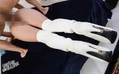 XMOM-099 長靴騷媚人妻的舌吻狂熱 ~ 水川潤的劇照5