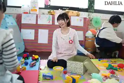 DLDSS-430 忍不住啦...迷戀老男人的保育園老師！被女兒幼稚園的保育老師誘惑不倫，徹底寢取 ~ 善場麻美 的劇照10