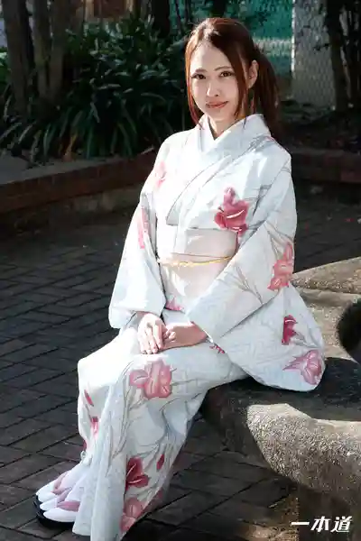 1PON-010721_001 超肉食系和服尤物 ~ 朝比奈菜菜子的劇照14