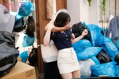 CAWD-884 被住在隔壁的垃圾屋裏的骯髒臭大叔瘋狂中出奸污，連續55發不拔中出搞到懷孕的清純女大學生的悲慘末路 ~ 黒島玲衣 的劇照11