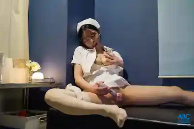 FOCS-275 新手護士太軟弱了！超貼心服務，忍受騷擾內射和激烈SEX，願意獻身的聖母系護士 ~ 黑島玲衣 的劇照9