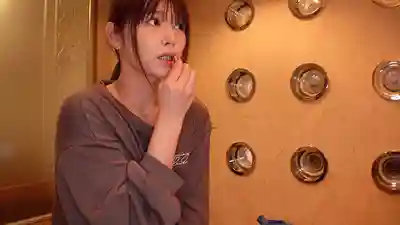 JERA-007 和有點怕被操的美女炮友OL下班後瘋狂一夜到清晨，漸漸愛上吞精的1泊2日約會 ~ 紺野光 的劇照1