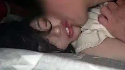 GEBB-025 無防備妹子 睡眠侵犯偷拍III 4人獵物入手的劇照6