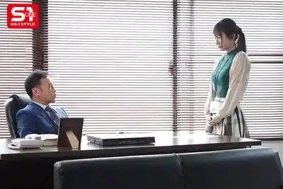 SONE-964 內衣公司裏的性騷擾... 工作廢柴的女職員只能穿內衣上班 ~ 篠真有 的劇照12