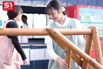 SONE-923 兒子幼兒園的貼心保育員…被家長一撩就hold不住獻身了 ~ 明日葉三葉的劇照12