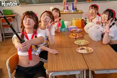 HUNTC-434 體育祭後班上超辣妹子們徹底放飛，青春後宮大亂鬥 ~ 有加裏乃乃花 音羽美鈴 渡來楓 月乃あや 瀬戸ひなこ 沙優七羽 的劇照14