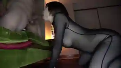 MADV-606 【4K】新人培訓竟變性服務？乖巧爆乳菜鳥的隱藏紓壓方式是全透緊身衣痴女 ~ 宍戸里帆的劇照4