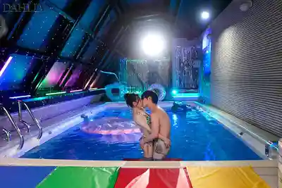 DLDSS-440 老婆閨蜜夜泳池反轉NTR！超模級比基尼身材撩到爆，硬邦邦被她發現卻甜笑勾引忍不住就射了她好幾發 ~ 三葉千春 的劇照6