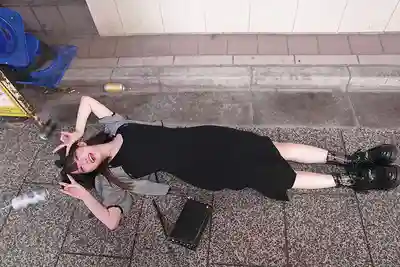 FNEW-016 歌舞伎町街頭撿醉趴辣妹扛回家狂玩！深喉打屁股掐脖子 爛醉5P大亂鬥 ~ 三葉彌生的劇照16