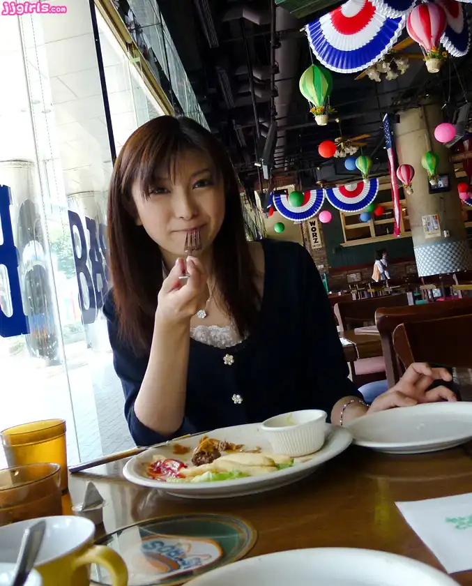 小暮真稀第37張寫真