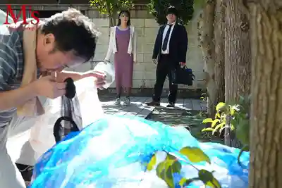 MVSD-658 人妻自家美容店 被鄰居屌絲的臭大屌徹底征服的年輕辣妻按摩師 ~ 黑島玲衣的劇照12