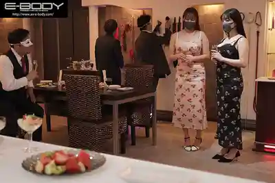 EBWH-278 來征服我們吧？變態受虐性愛 不露臉的巨乳人妻超想被虐 被有錢S大叔幹到高潮連連 ~ 小椋光 羽月乃蒼的劇照8