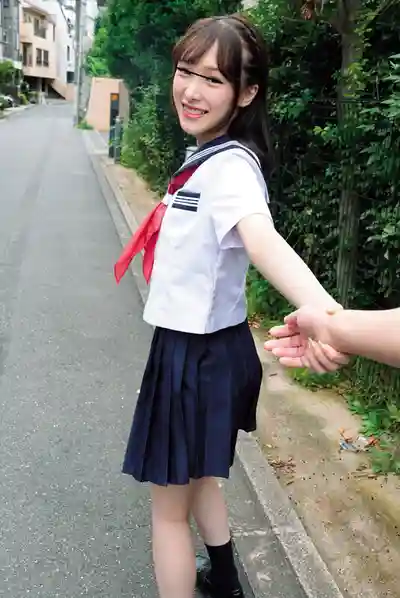 SUJI-290 大叔，來跟我來一炮啊？剛見面就親上癮的水手服小騷貨，直接插進去中出爽翻天 ~ 姫野らん 皆瀨明裏 白石桃 永野鈴 的劇照13