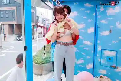 SDMM-212 魔鏡號 絕對不可以啊！爽到飛起！！！男友就在鏡子後面，假裝撓癢忍耐小遊戲，頂級AV男優的手法把妹子幹到欲罷不能！！！5位鎖骨超美的露肩辣妹 的劇照11