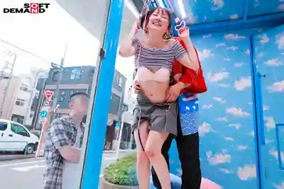 SDMM-212 魔鏡號 絕對不可以啊！爽到飛起！！！男友就在鏡子後面，假裝撓癢忍耐小遊戲，頂級AV男優的手法把妹子幹到欲罷不能！！！5位鎖骨超美的露肩辣妹 的劇照8