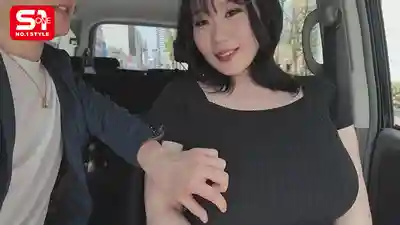 SONE-978 街頭回頭暴滿的K杯辣妹 帶着她秀淹大奶閒逛後直奔酒店狂插一炮 你不想試試嗎 ~ 湊羽琉 的劇照8