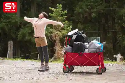 SONE-970 深山野林露營求救無門，K杯辣妹超吸睛慘遭癡漢撲倒！巨乳晃悠的野營趴 ~ 鷲尾芽衣 的劇照10