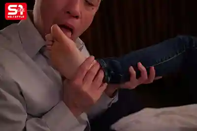 SONE-949 錯過末班車被迫跟癡漢店長相部屋…整晚猥瑣做愛竟讓美少女欲罷不能 ~ 榊原萌 的劇照11